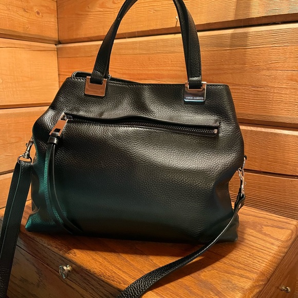 Black leather handbag by Vince Camuto - Picture 2 of 7